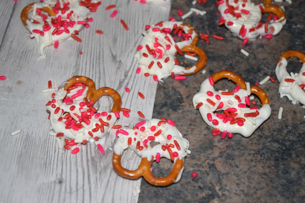 Chocolate Dipped Pretzels1