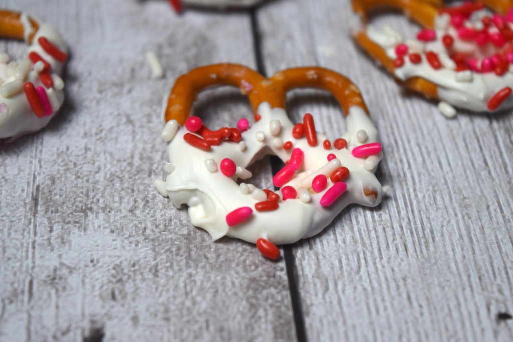 Chocolate Dipped Pretzels2
