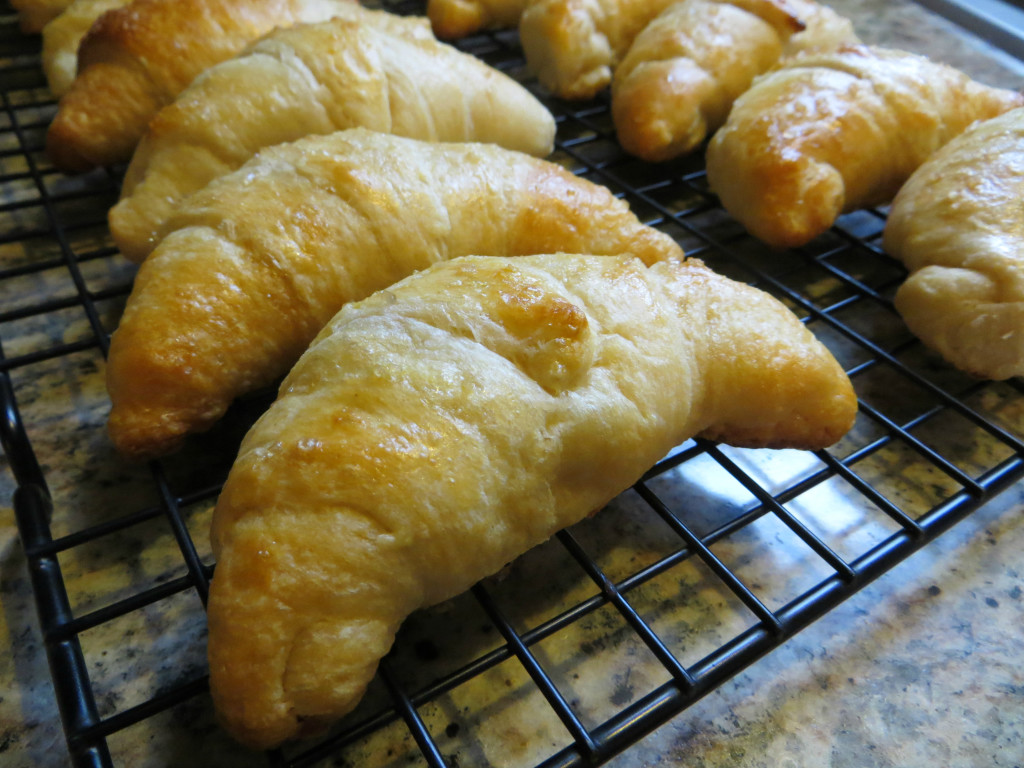 Lemon Cheesecake Crescent Rolls Process4