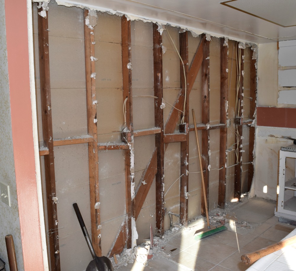 Kitchen load bearing wall