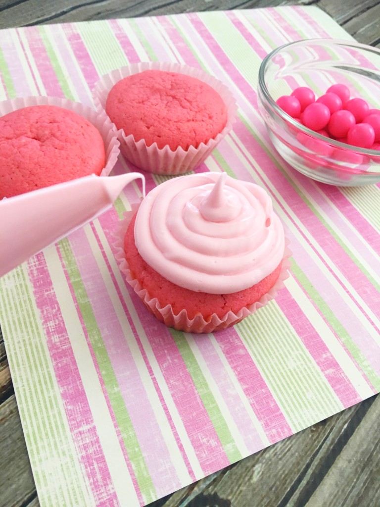 Homemade Bubblegum Cupcakes frosting